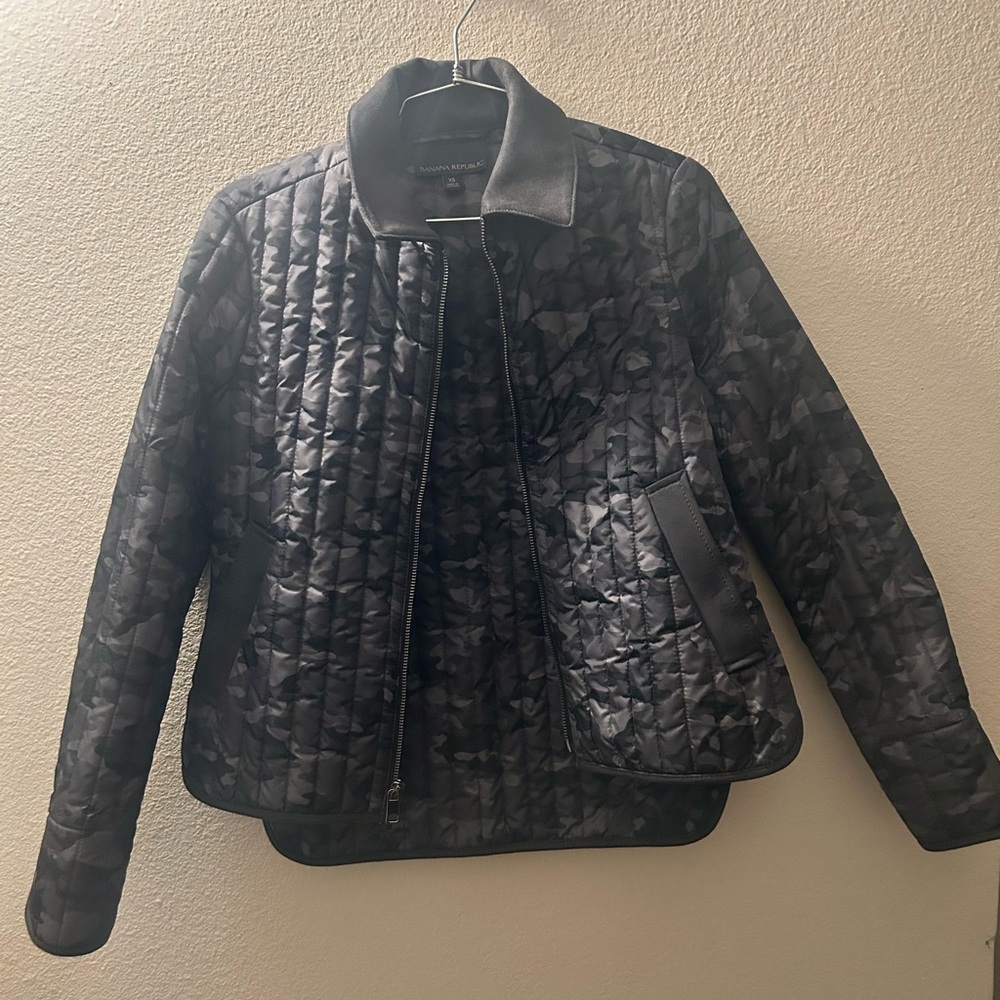 BANANA REPUBLIC Gray Camo Quilted Full Zip Jacket Size XS